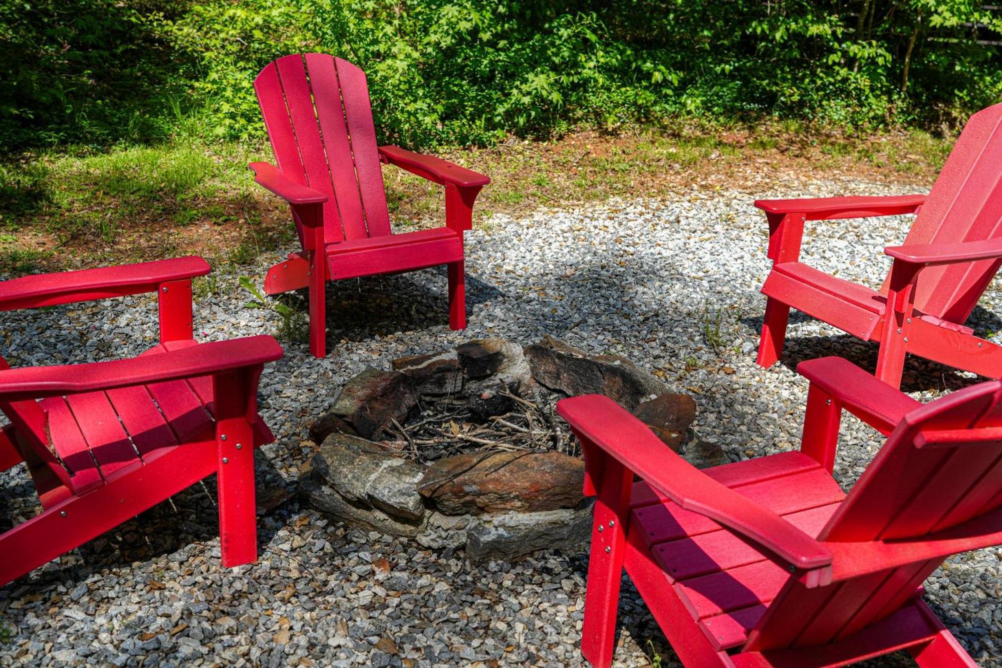 The Big Little Cabin - Hot Tub & Playground Dahlonega Εξωτερικό φωτογραφία