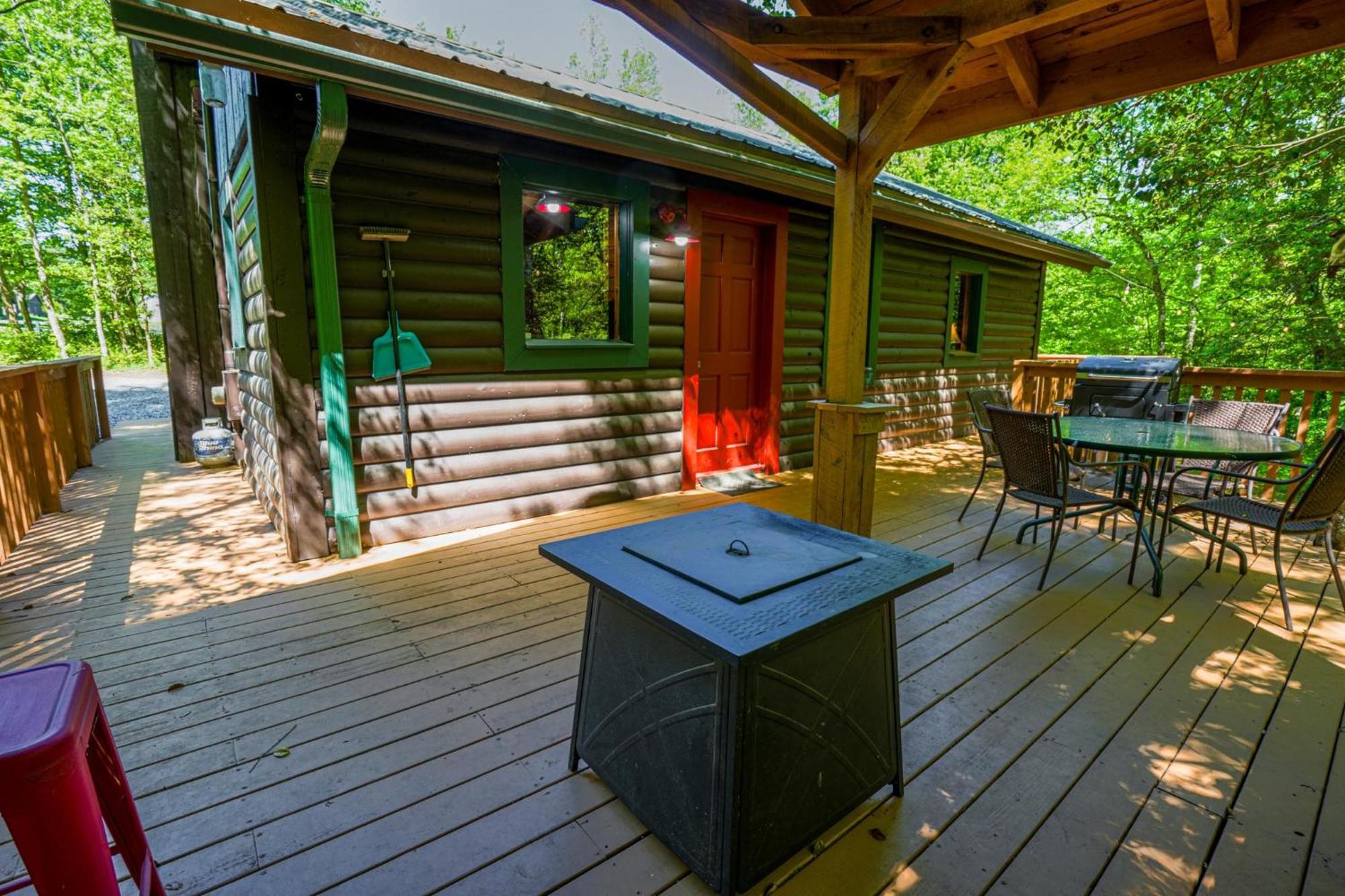 The Big Little Cabin - Hot Tub & Playground Dahlonega Εξωτερικό φωτογραφία