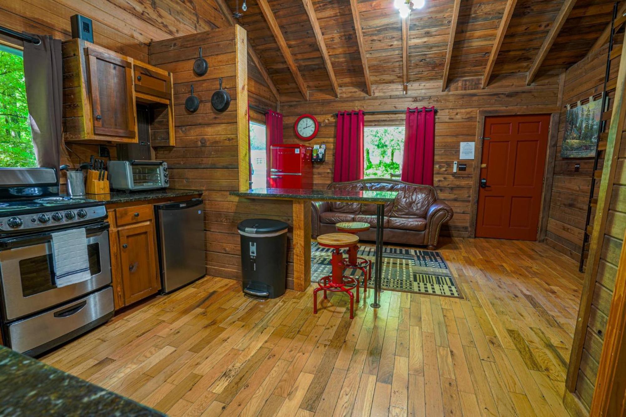 The Big Little Cabin - Hot Tub & Playground Dahlonega Εξωτερικό φωτογραφία