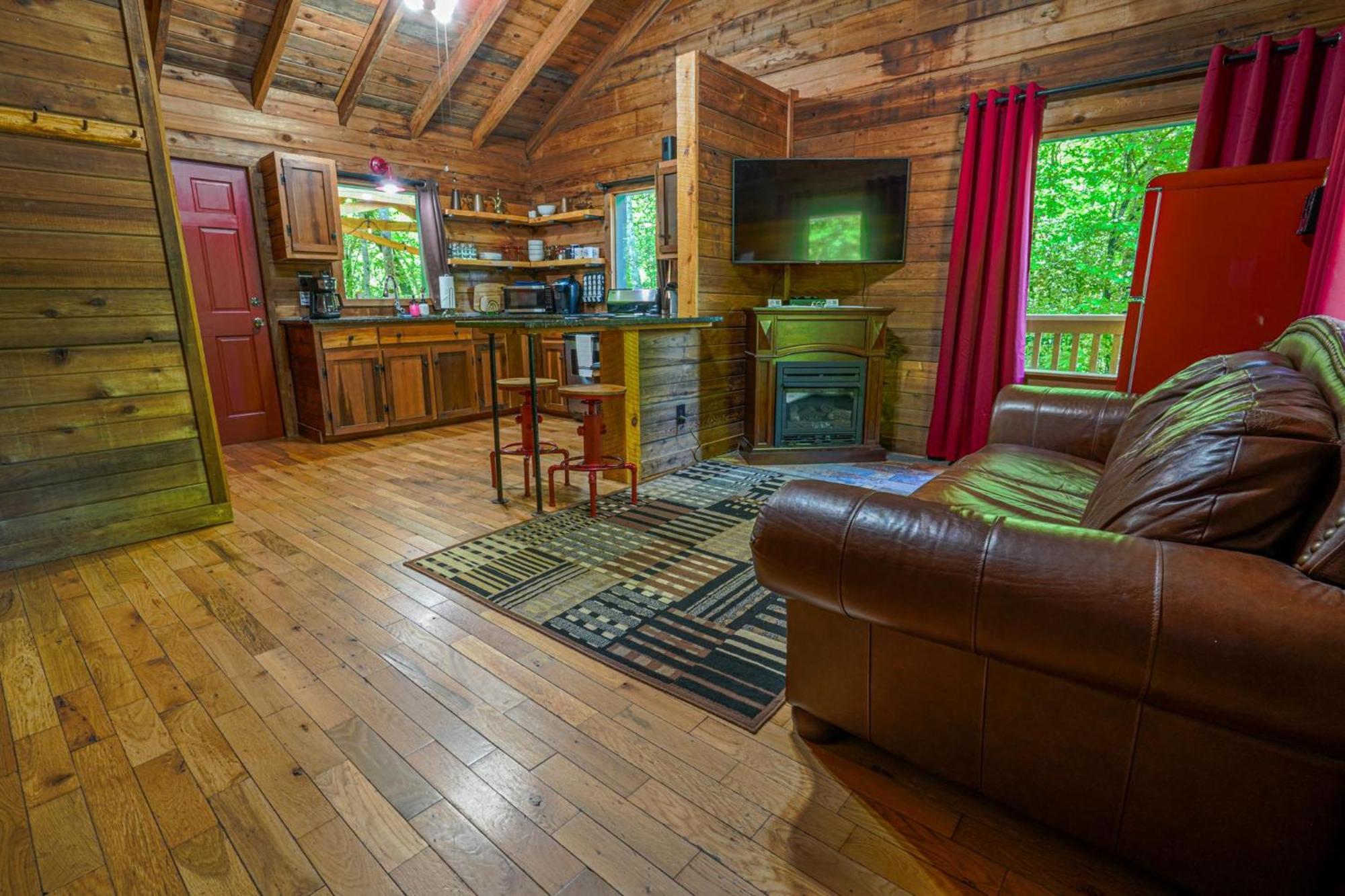 The Big Little Cabin - Hot Tub & Playground Dahlonega Εξωτερικό φωτογραφία